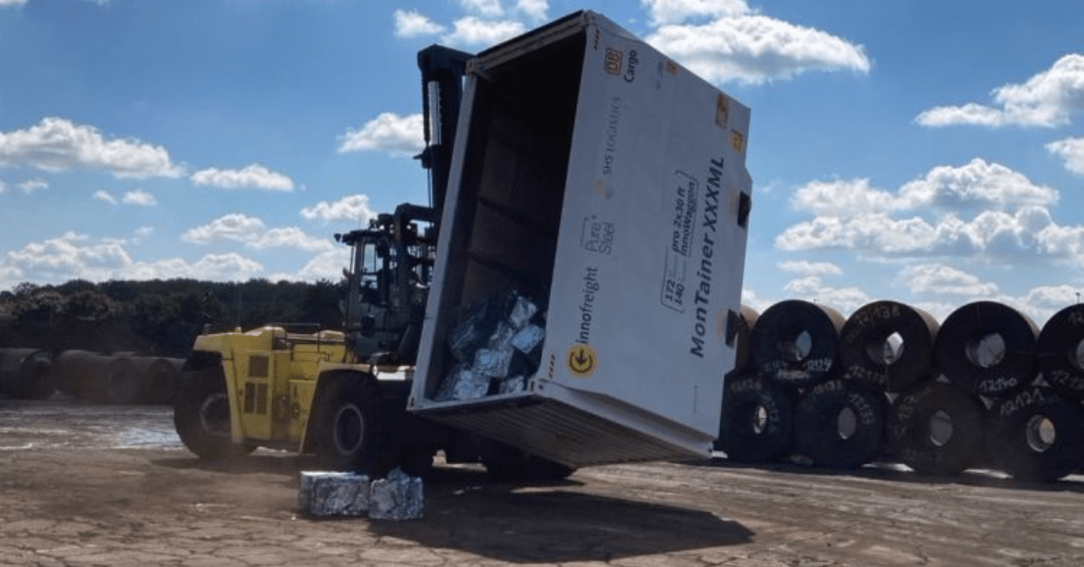 نقل الخردة وتفريغها