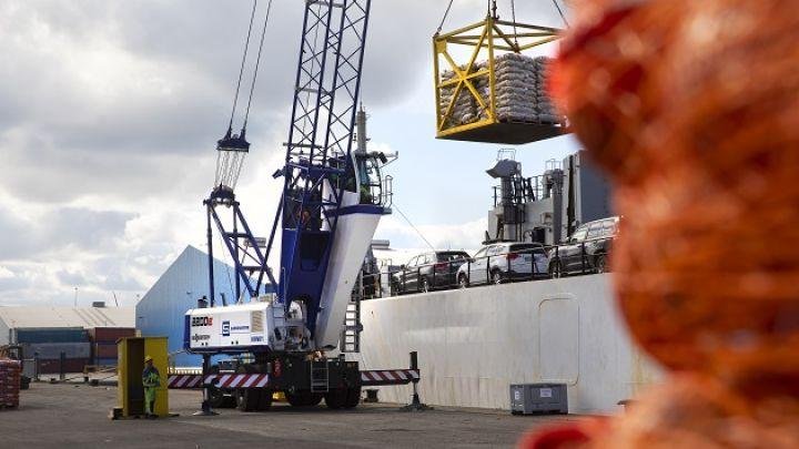 الشحن والتفريغ