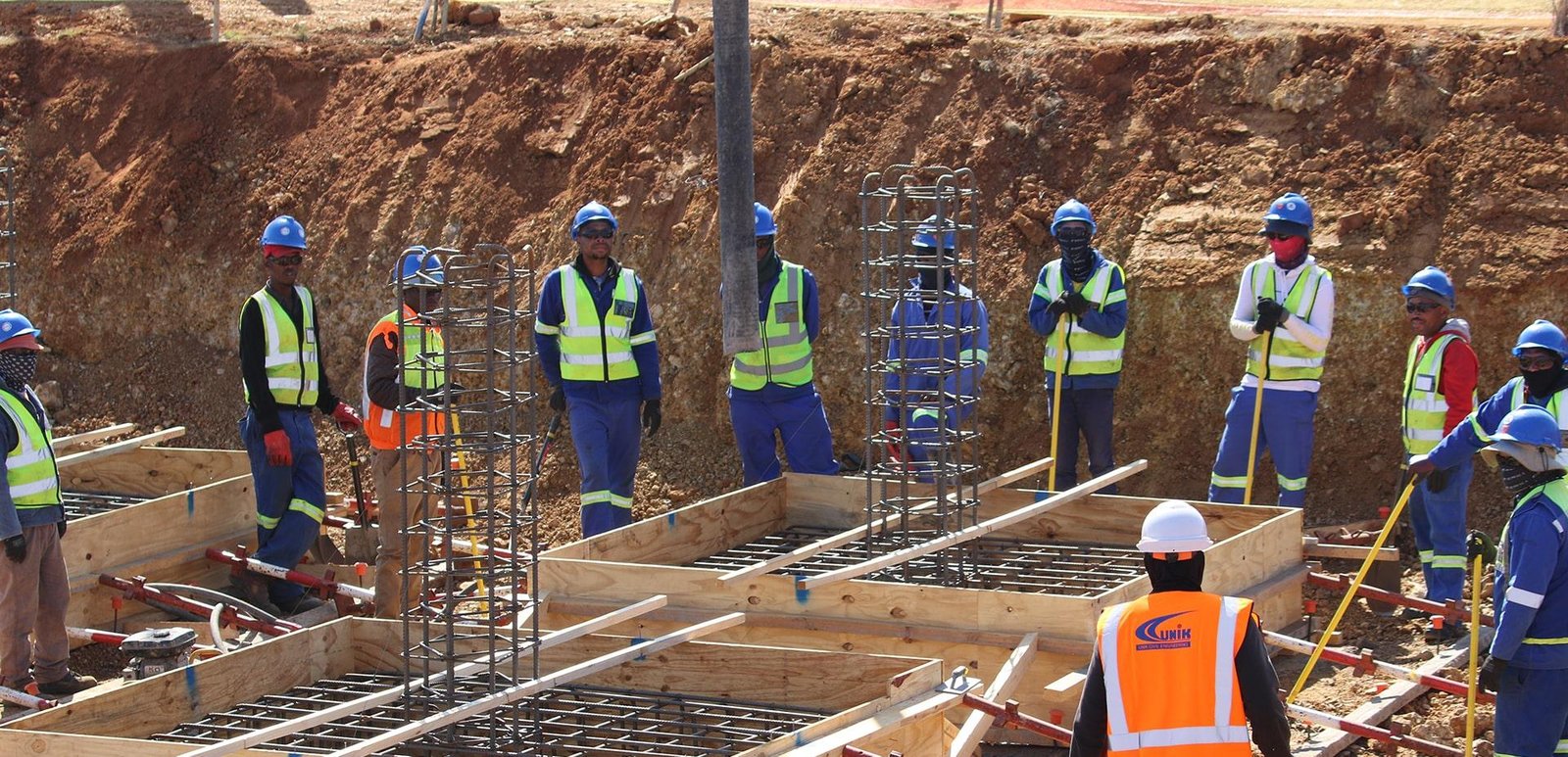 نقدم خدمات صيانة شاملة للحفاظ على جودة واستدامة المشاريع